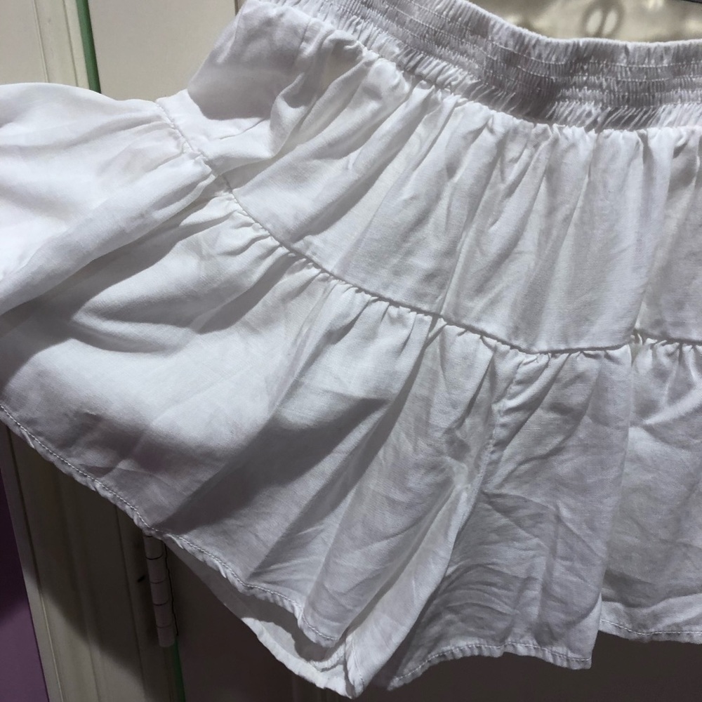 Flowy white skort